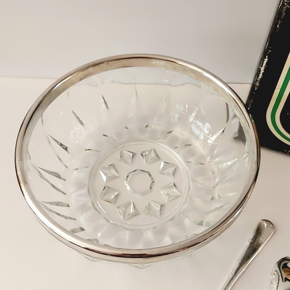 Crystal salad bowl with utensils in their original box. - Picture 6 of 10